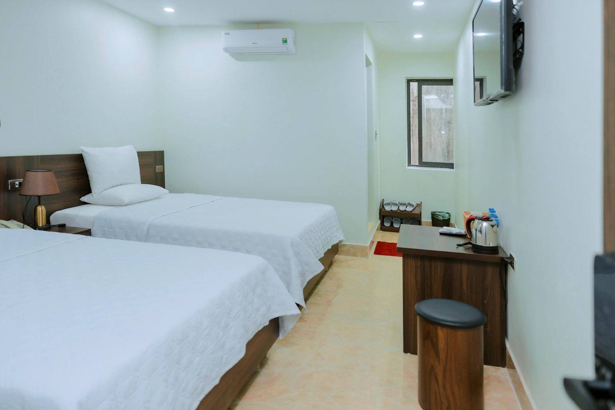 Thu Ha Hotel Uong Bi Exterior foto