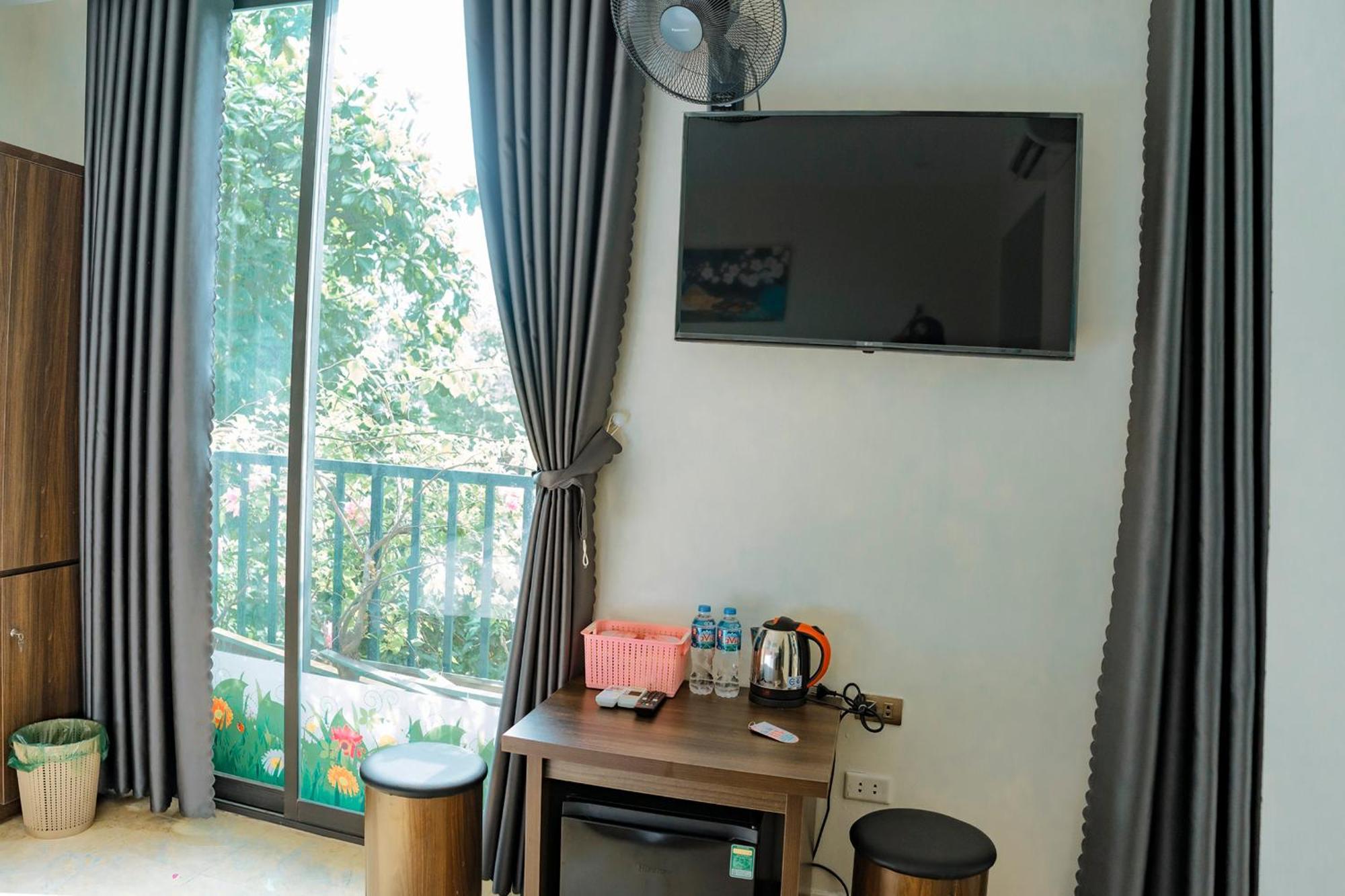Thu Ha Hotel Uong Bi Exterior foto
