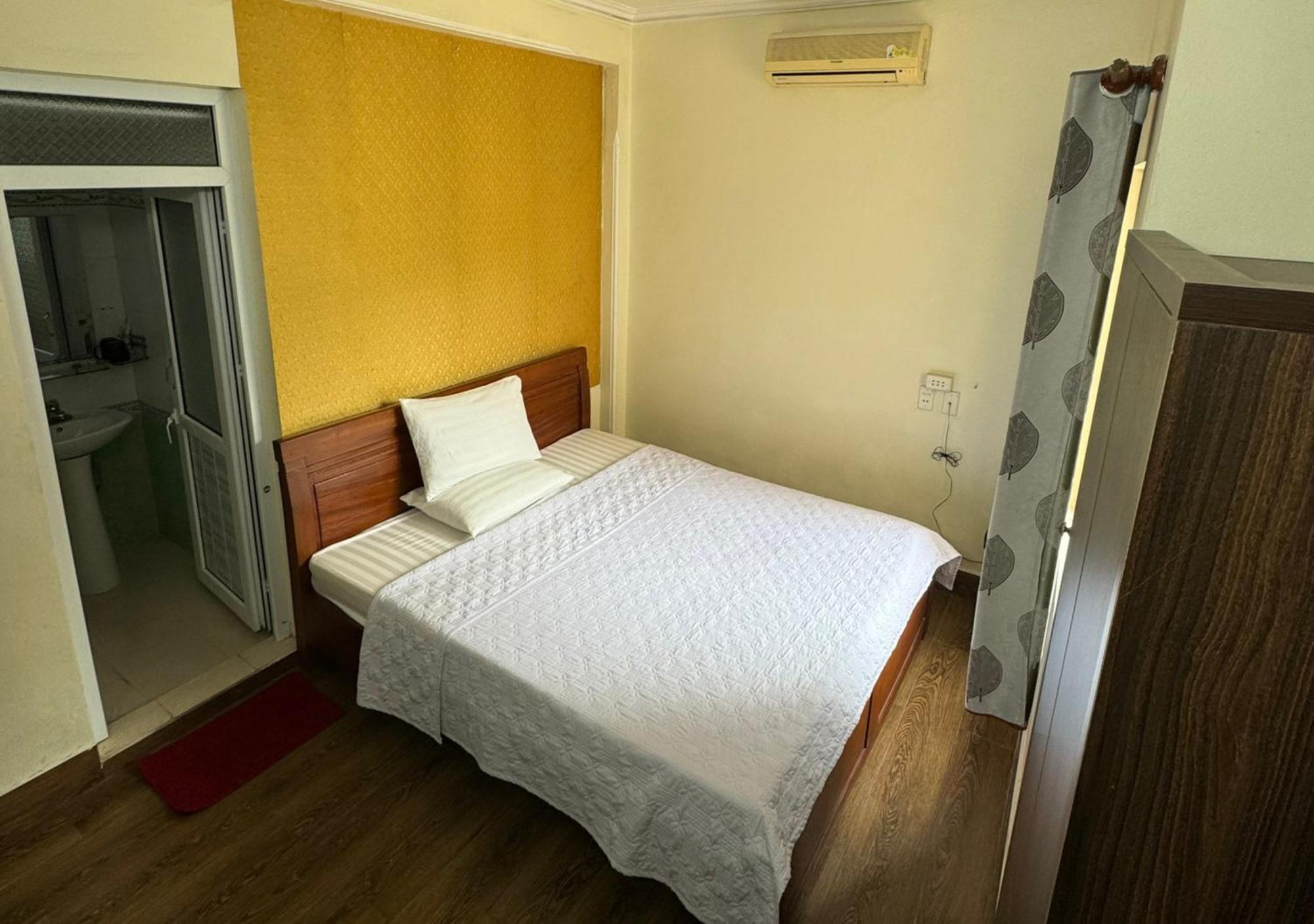 Thu Ha Hotel Uong Bi Exterior foto