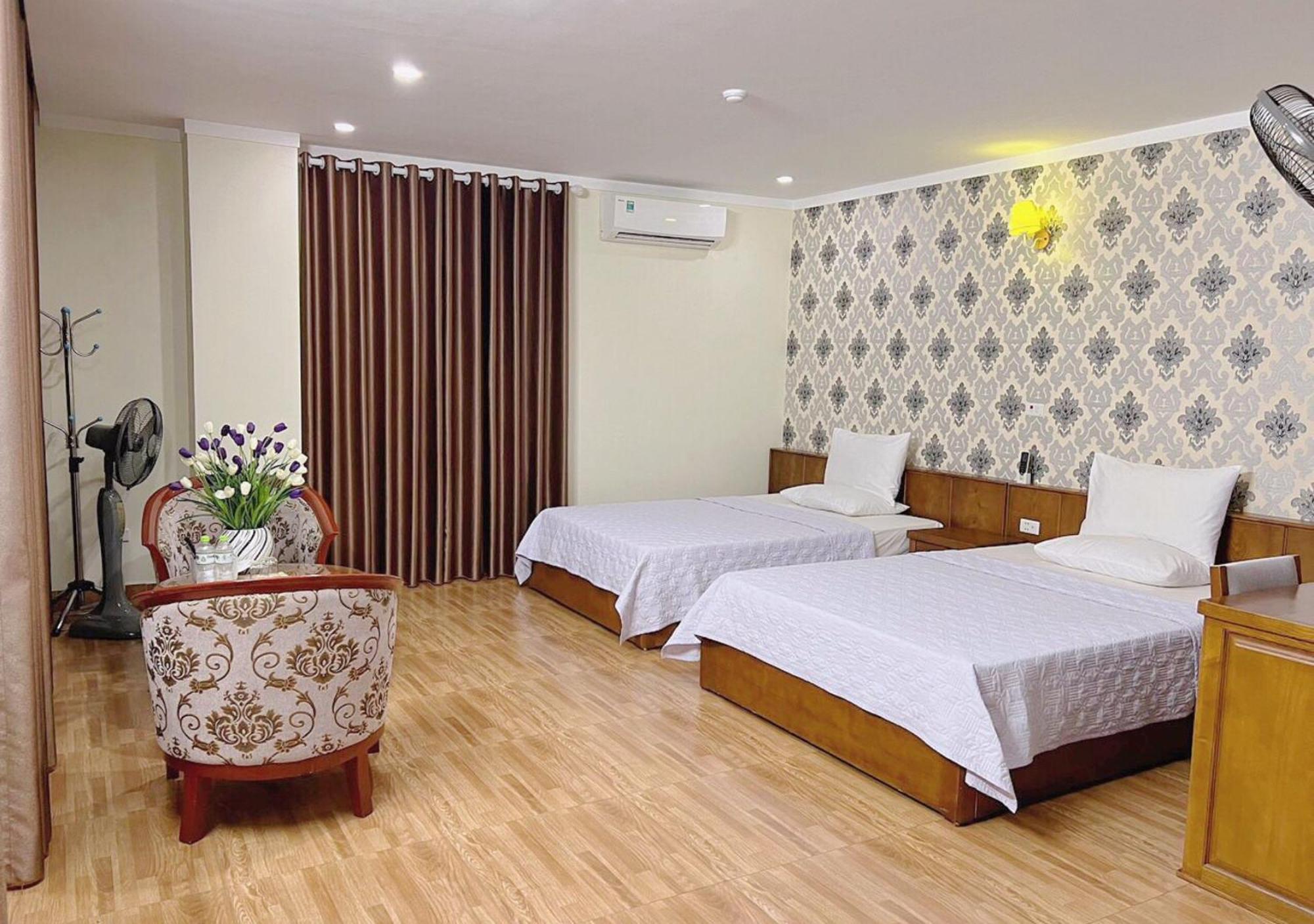 Thu Ha Hotel Uong Bi Exterior foto